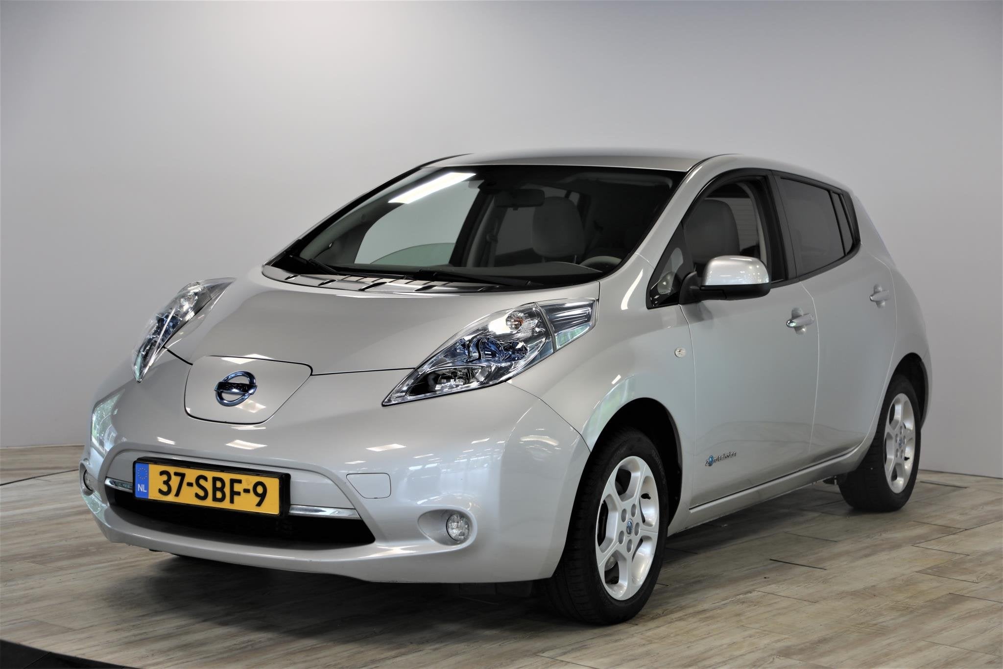 Nissan LEAF Base 24 kWh | Camera | Navi | Cruise, 12 maanden, Stof, Gebruikt, Origineel Nederlands