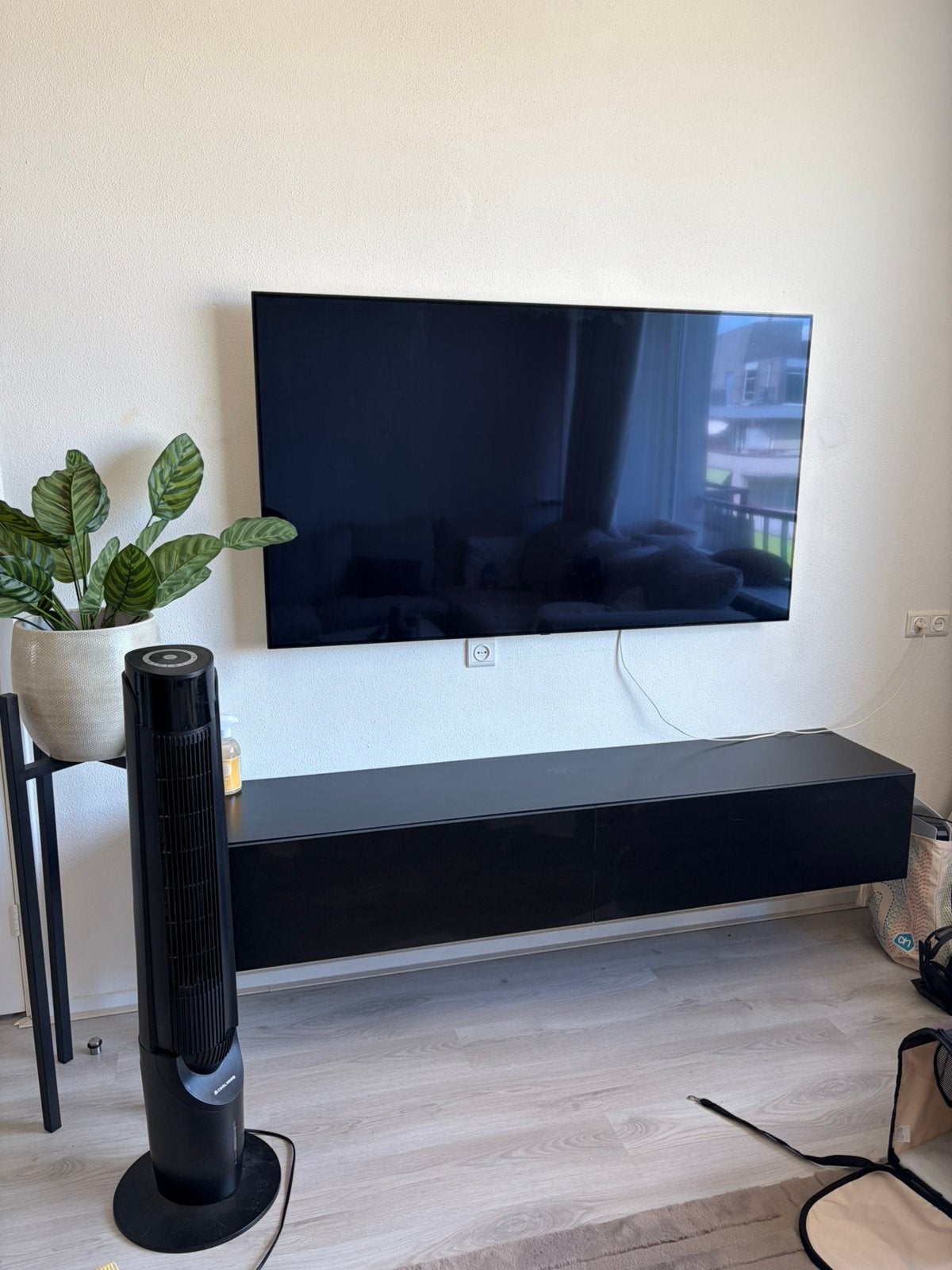 Mooie zwarte tv meubel 180cm, Ophalen, Zo goed als nieuw
