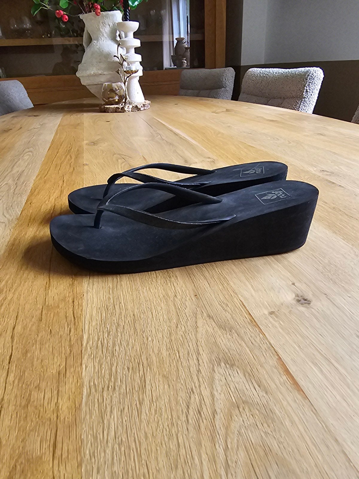 Reef slippers met sleehak maat 40, Ophalen of Verzenden