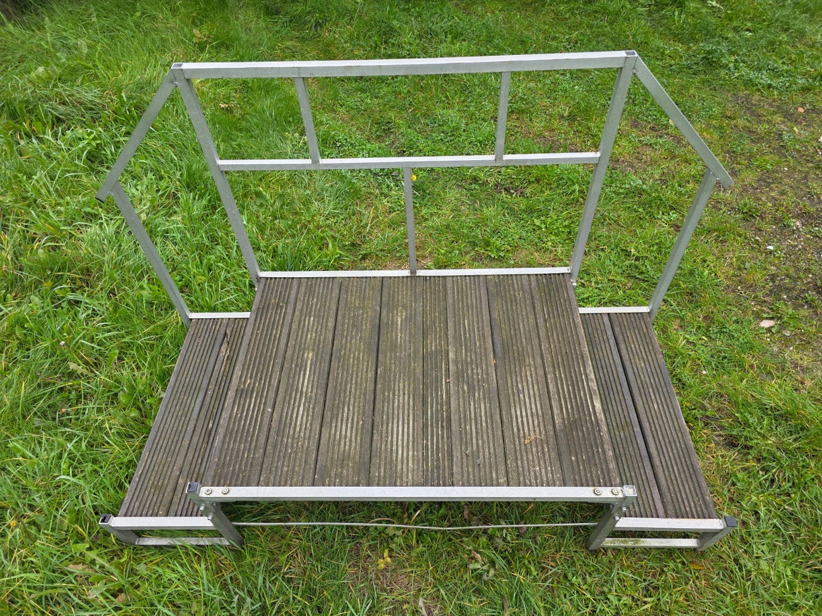Stevige trap voor stacaravan, Ophalen, Gebruikt, Minder dan 2 meter
