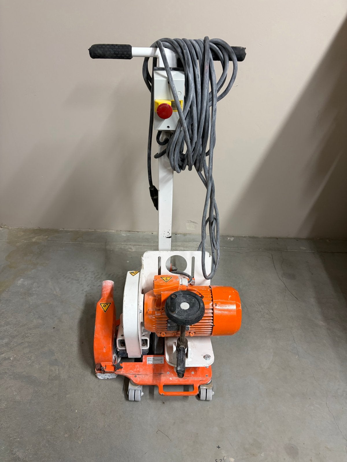 Flooriq VLFR-230 vloerverwarmingfrees- Zo goed als nieuw, Ophalen, Zo goed als nieuw, Elektrisch