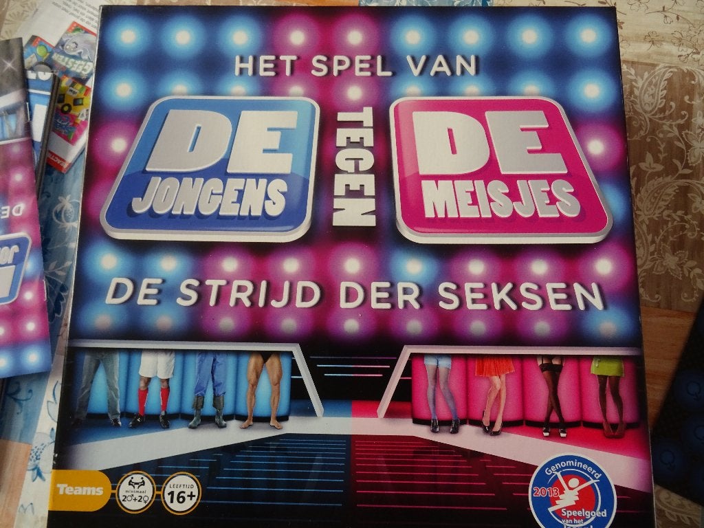 Spel de jongens tegen de meisjes als nieuw, Ophalen of Verzenden, Zo goed als nieuw