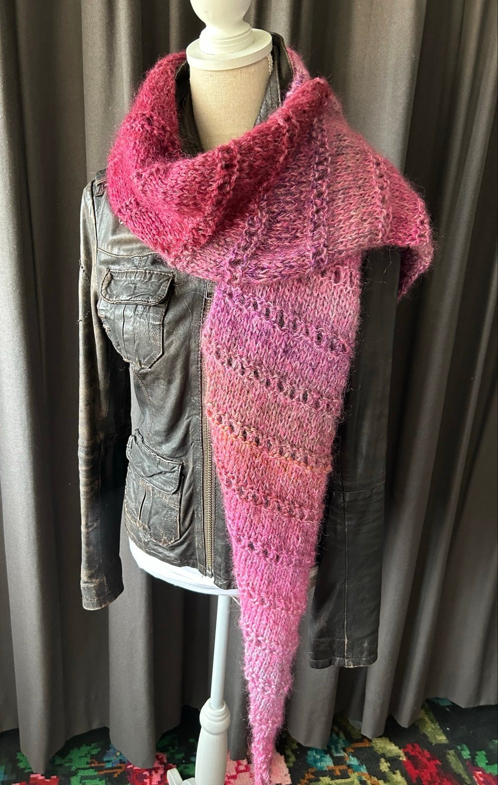 Nieuwe roze sjaal van Alpaca, zijde en kids mohair, Kleding | Dames, Ophalen of Verzenden, Nieuw, Sjaal