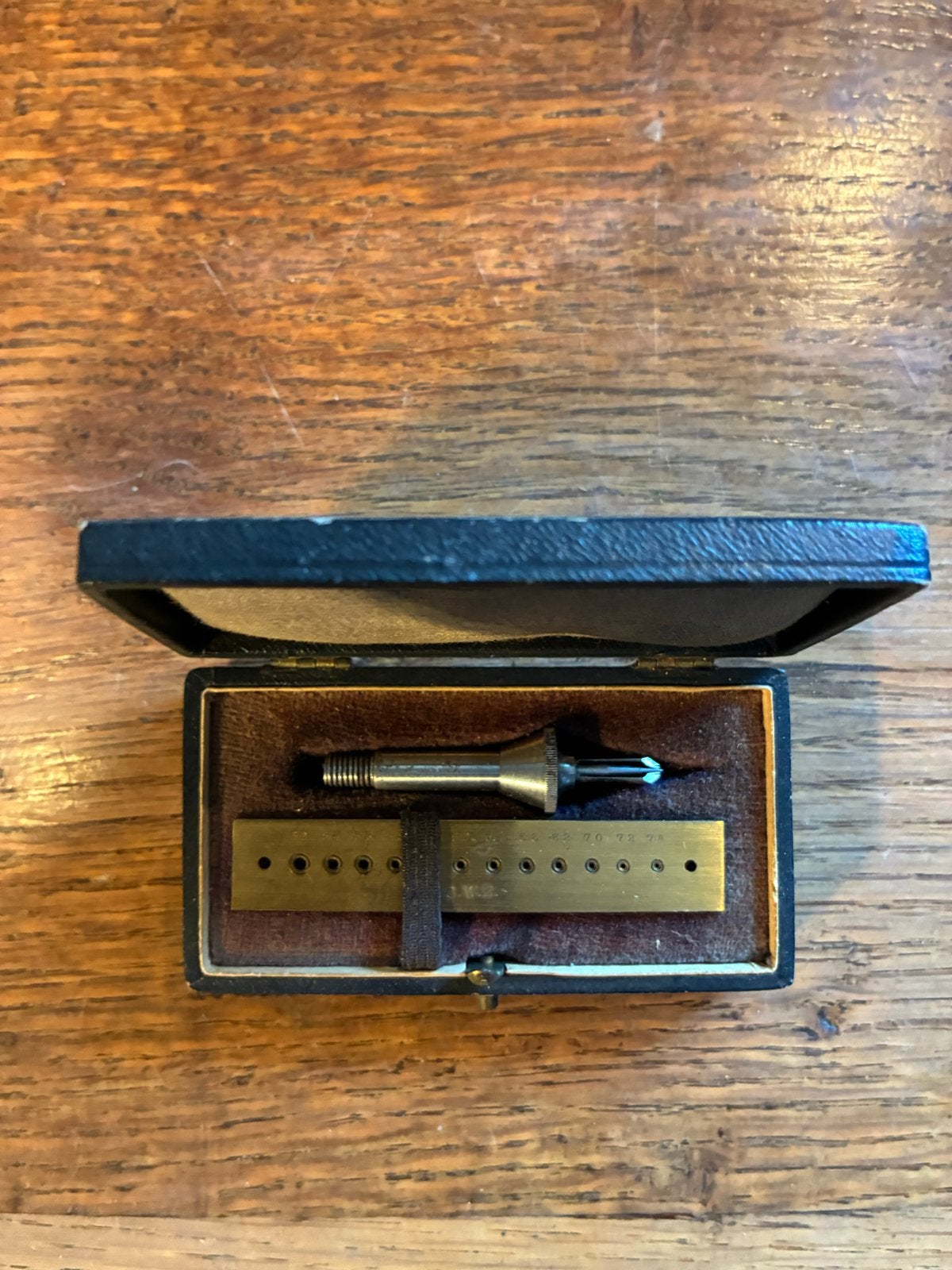 Antieke horlogemaker gereedschap in doosje, Antiek en Kunst, Antiek | Gereedschap en Instrumenten, Ophalen of Verzenden