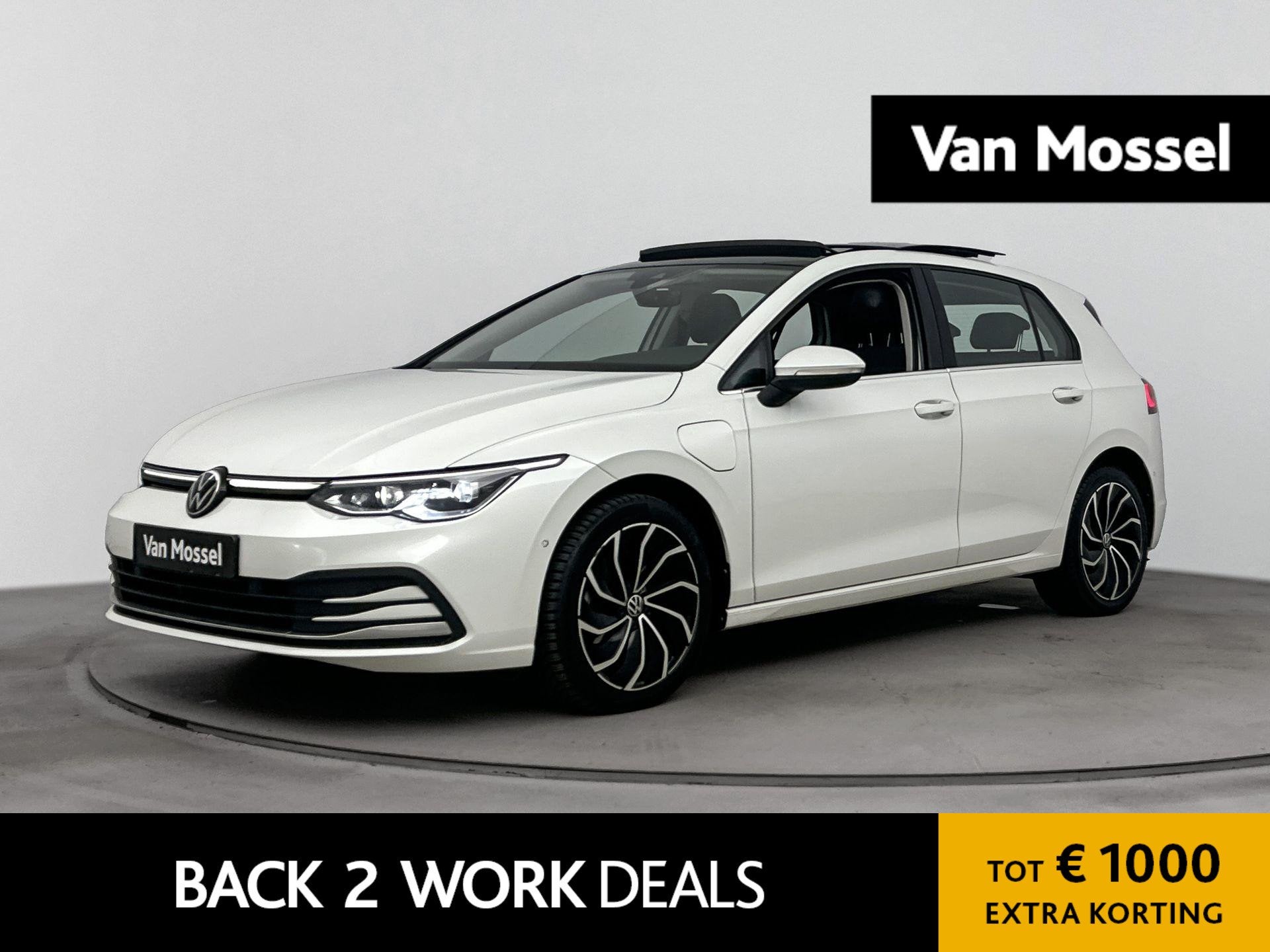 Volkswagen Golf 1.4 eHybrid Style | PANORAMADAK | TREKHAAK |