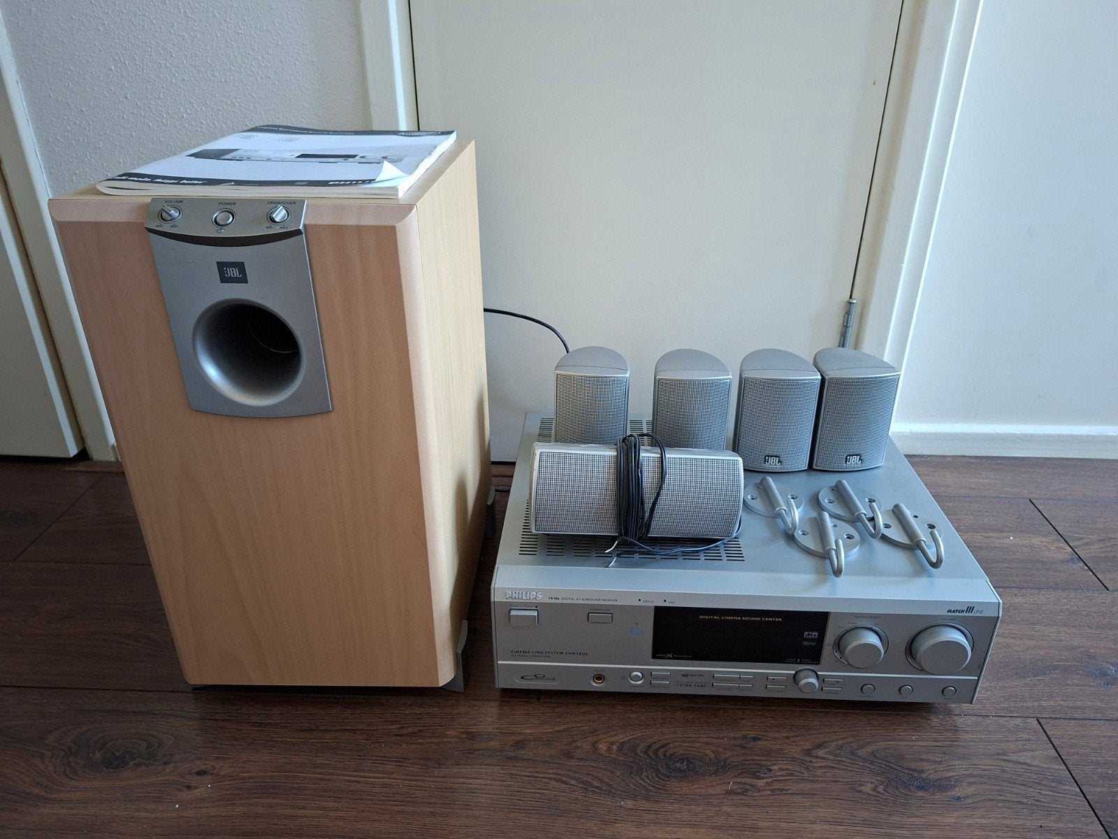 nette Philips geluid set, Audio, Tv en Foto, Home Cinema-sets, Soundbar, Zo goed als nieuw, Overige spelers, Ophalen