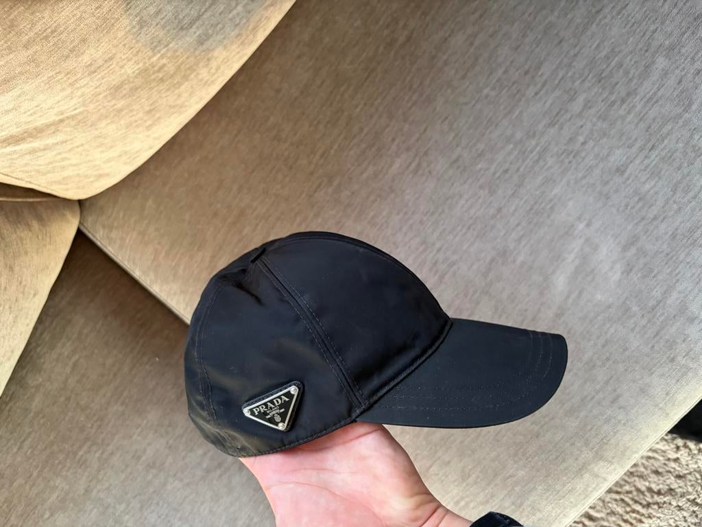 Prada pet maat M, Ophalen of Verzenden, Gedragen, Pet