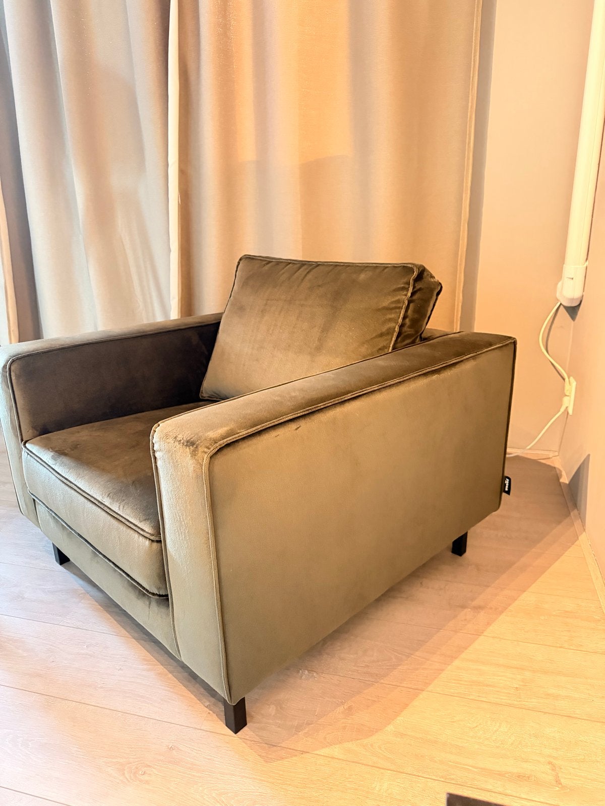 Woood Romeo love seat fauteuil - Zo goed als nieuw, Huis en Inrichting, Ophalen, Zo goed als nieuw, Stof, 75 tot 100 cm