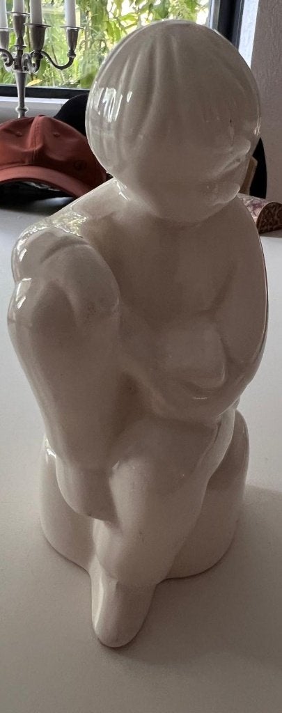 Modern wit beeldje zittende figuur, 18 cm, Ophalen, Minder dan 20 cm, Beeld, Modern
