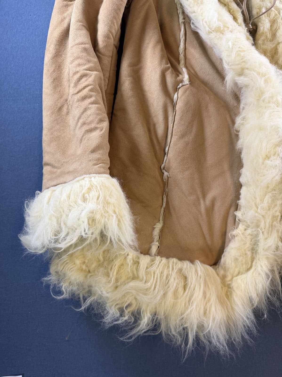 Beige lammy jas van Vintage Dressing (Afghaanse coat /, Kleding | Dames, Bayline Vintage Trading, Verzenden, Beige, Maat 42/44 (L)
