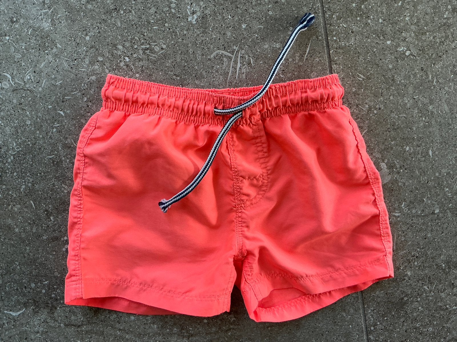 Koraalrode kinderzwemshort Hema - maar 110/116 (KWF), Kinderen en Baby's, Gebruikt, Ophalen of Verzenden, Jongen, Zwembroek