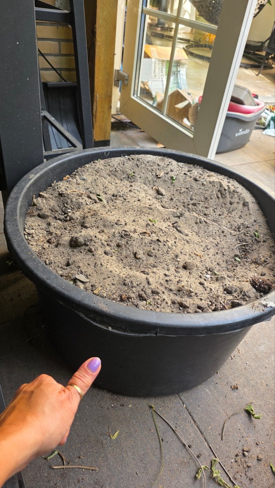 Gratis op te halen: Ca. 100 liter zand / aarde (kuip) 60x30, Tuin en Terras, Zand, Overige typen, Ophalen