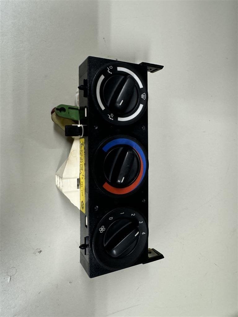 Bmw Z3 Heater Climate Fan Switch Controls 8 397 712 / 94 614, Auto diversen, Auto-accessoires, Ophalen of Verzenden, Zo goed als nieuw