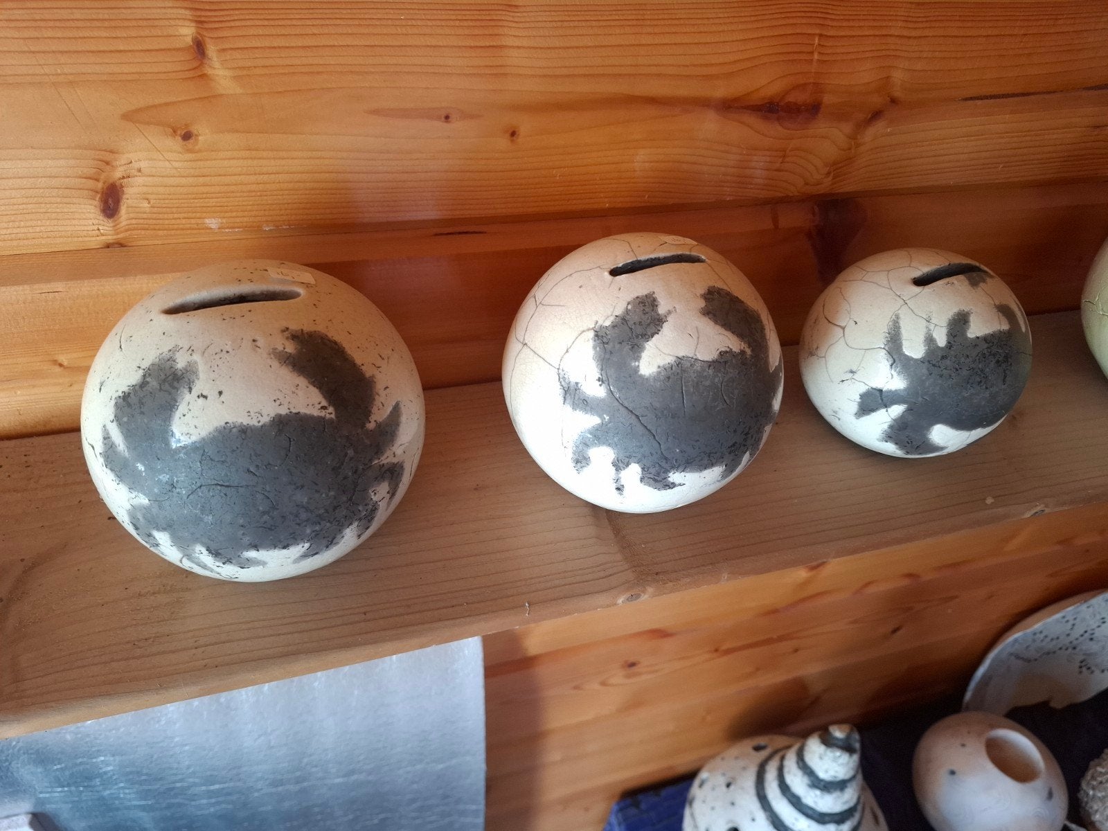 Keramiek spaarpotten met krabbenmotief - Krabbegatl, Ophalen of Verzenden, Zo goed als nieuw, Steen, Aardewerk of Keramiek, Overige thema's