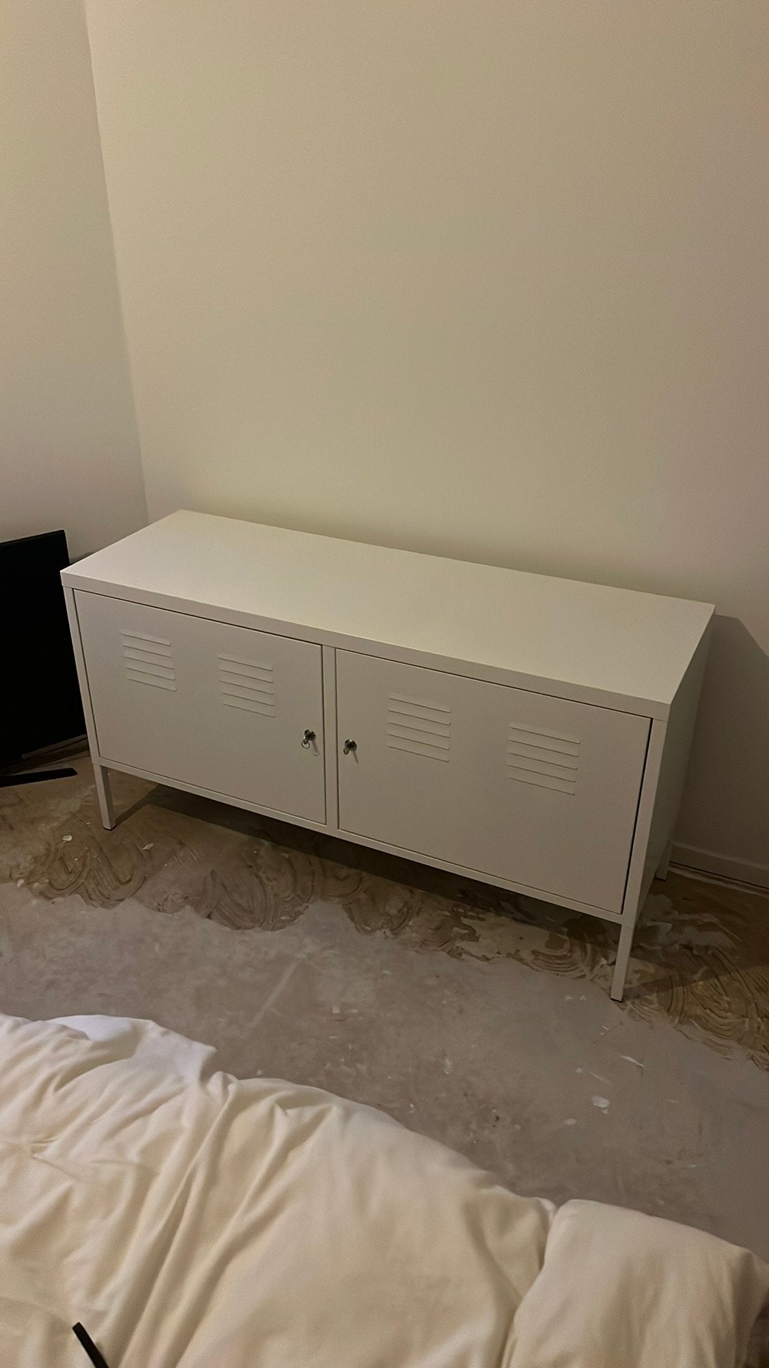 IKEA kastje van metaal, Ophalen, 50 tot 100 cm, Zo goed als nieuw, Minder dan 100 cm