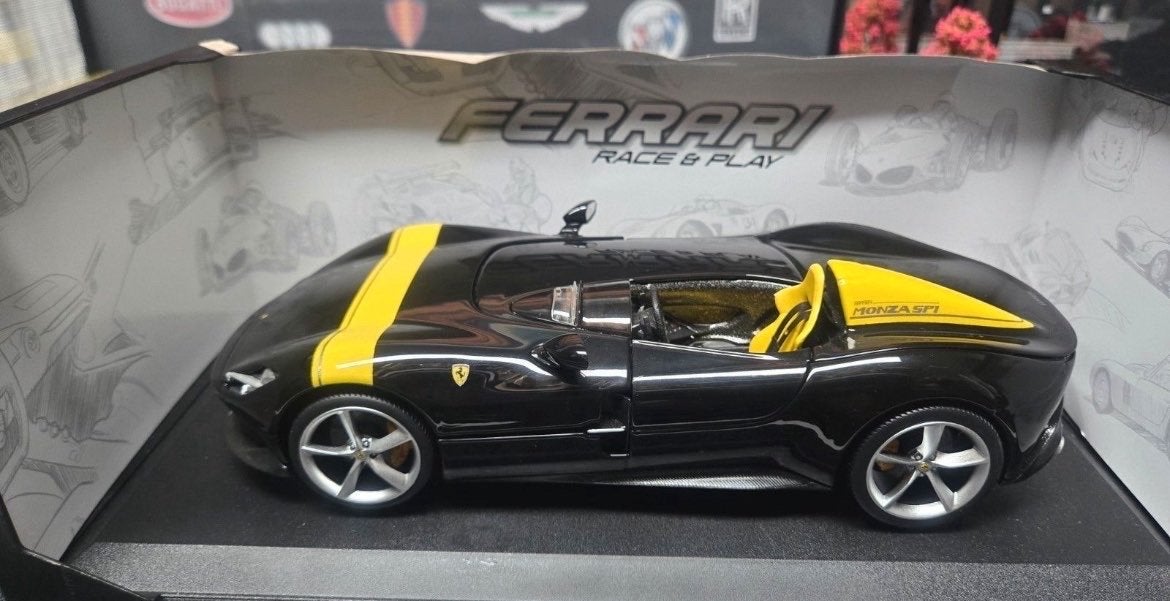 Bburago Ferrari Monza SP1 1.18 ( ZELDZAAM ), Hobby en Vrije tijd, Modelauto's | 1:18, Verzenden, Zo goed als nieuw, Auto, Overige merken