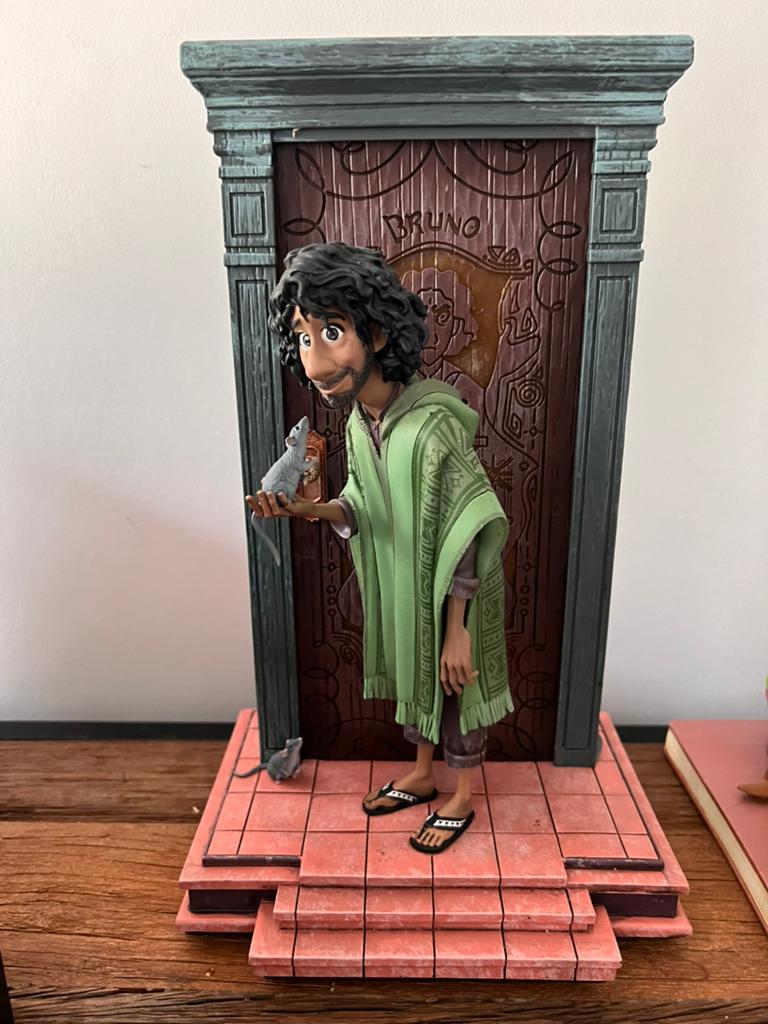 Disney Encanto Bruno Figuur met Lichtgevende Deur, Ophalen of Verzenden, Overige figuren, Nieuw, Beeldje of Figuurtje