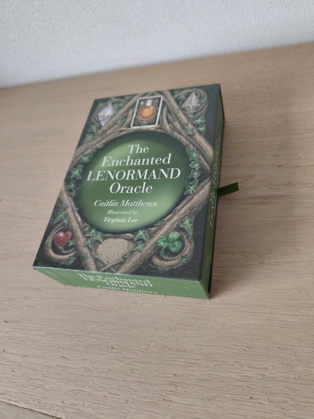 The Enchanted Lenormand Oracle - Caitlin Matthews, Tarot of Kaarten leggen, Ophalen of Verzenden, Zo goed als nieuw, Caitlin Matthews