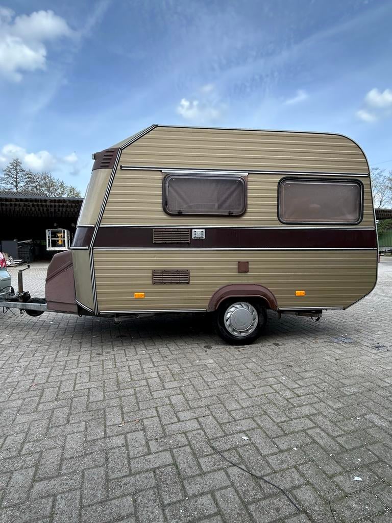 Avento 315 deluxe caravan uit 1985 met stalling, Standaardzit, Tot en met 3, Particulier, 4 tot 5 meter