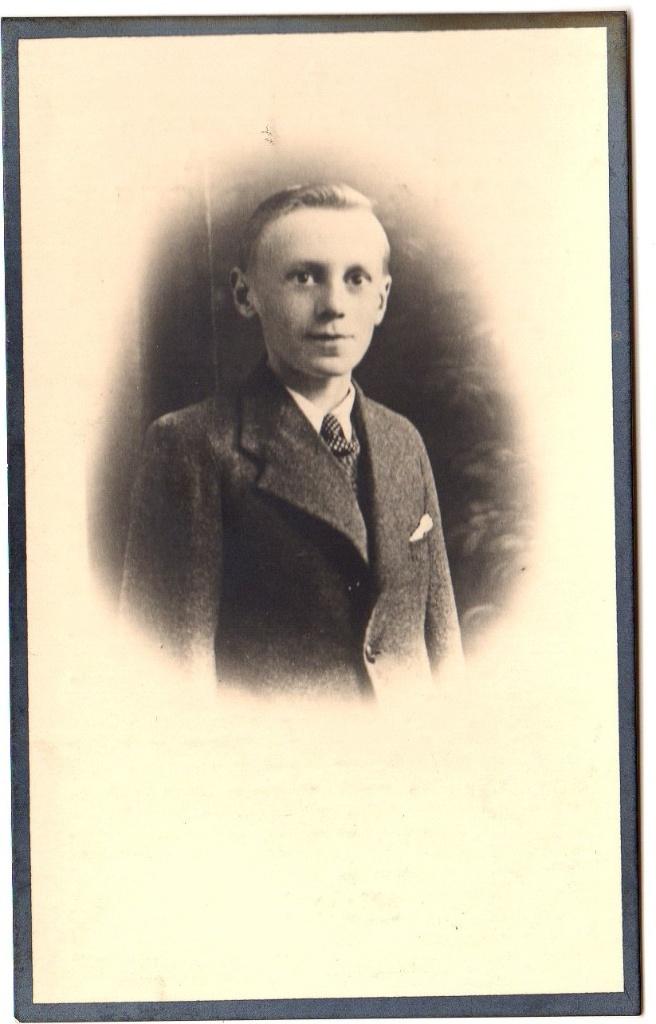 Jean R. van den Bossche 1928 Niel + 1940 Aalst, 12 jaar oud, Verzenden