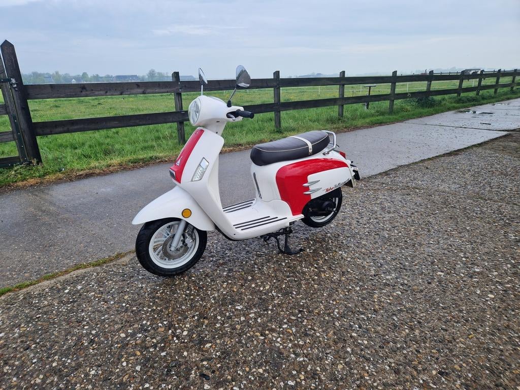 Bellisimo turbo RL-50 Scooter - Wit/Rood, Ophalen, Gebruikt, Benzine, Turbho