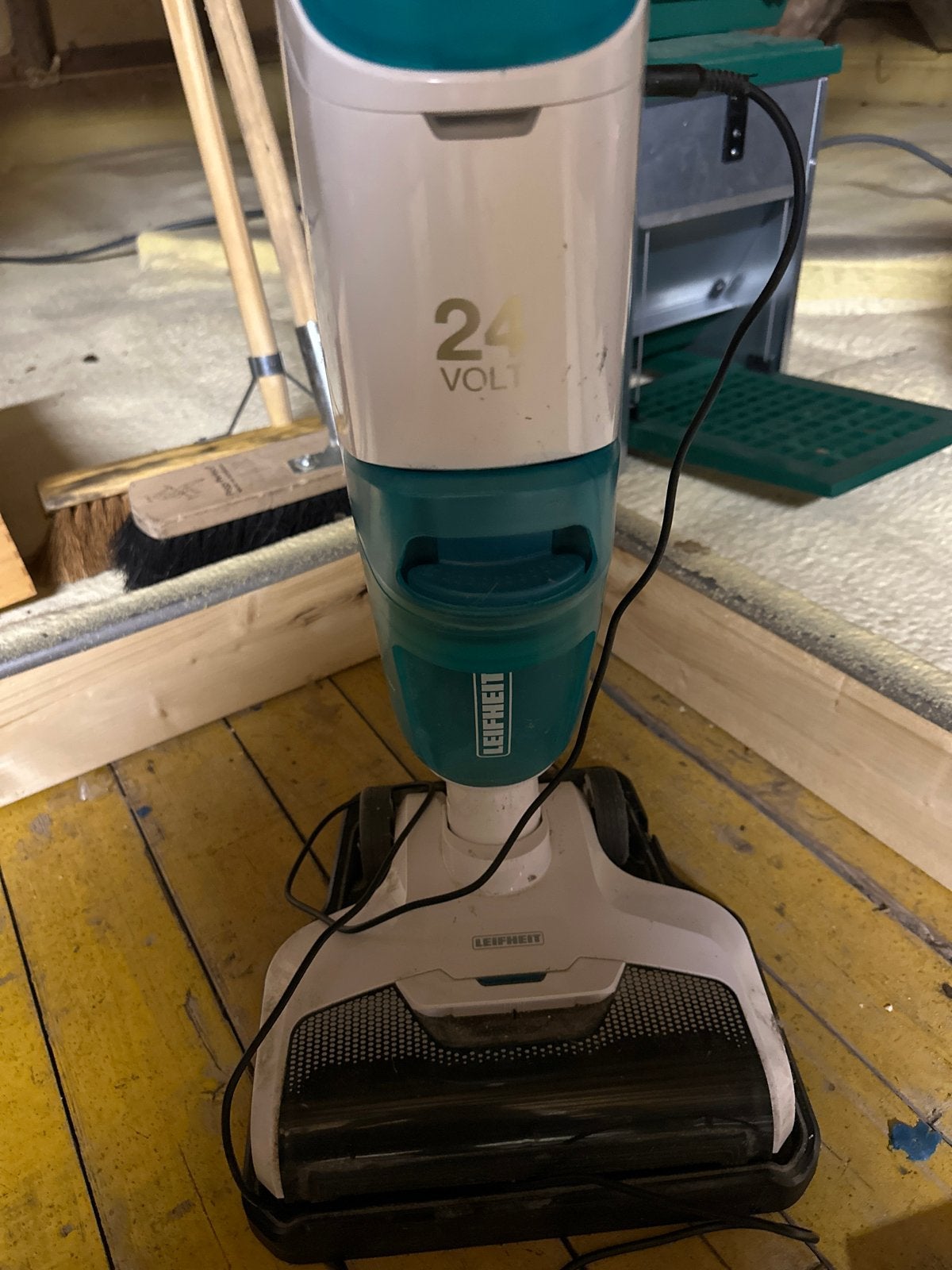 Leifheit Steelstofzuiger 24 Volt 100% in orde, Ophalen, Gebruikt, Draadloos, Minder dan 1200 watt