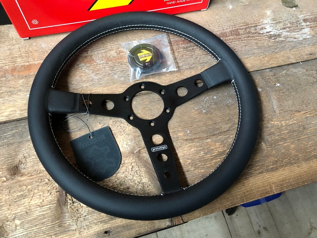Momo Prototipo Zwart wit stiksel stuur sportstuur 350mm, Ophalen of Verzenden