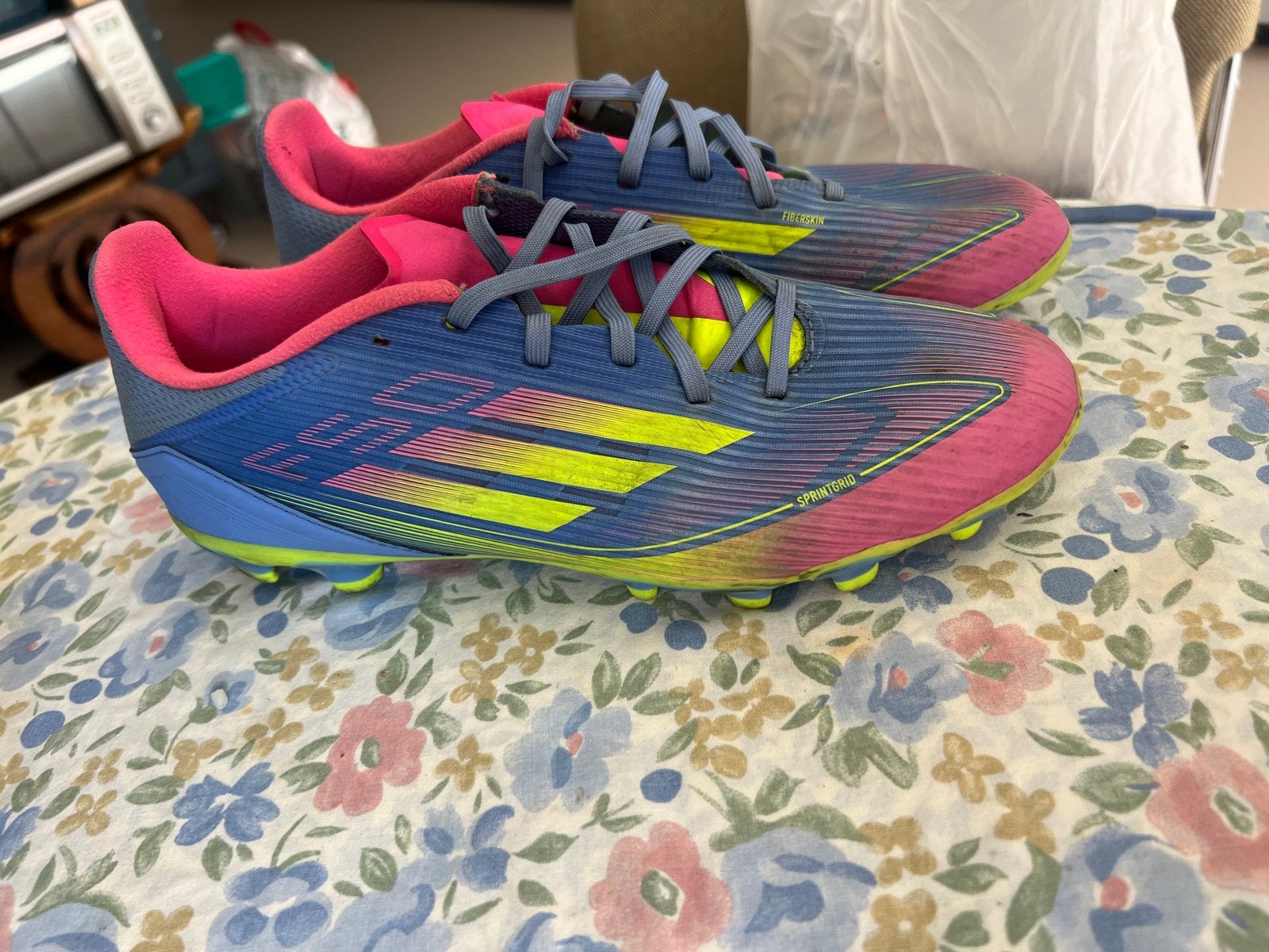 Adidas F50 Voetbalschoenen - Fiberskin & Sprintgrid, Maat XS of kleiner, Ophalen of Verzenden, Gebruikt, Schoenen
