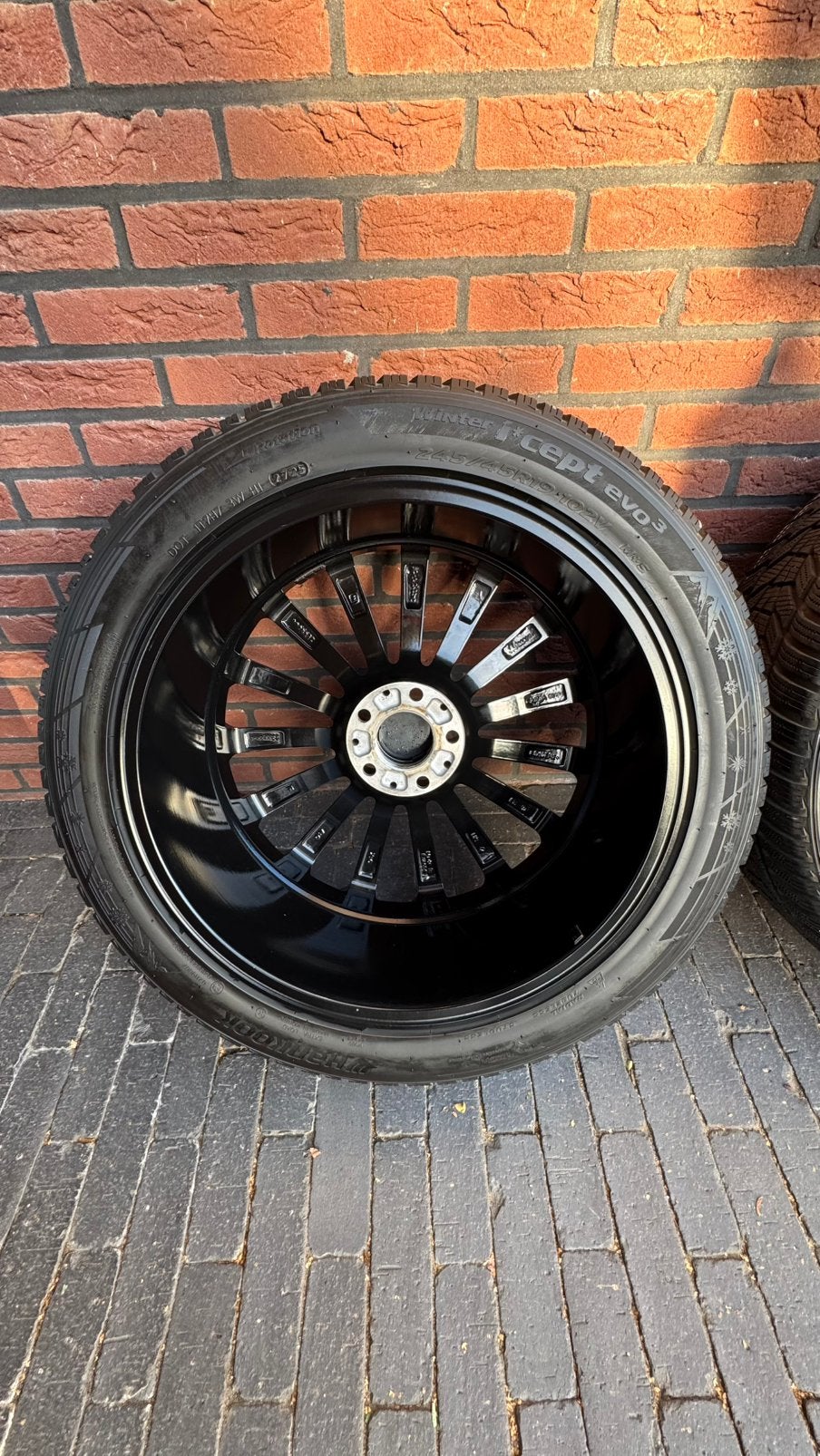 Foto 14 van Mini Countryman U25 Hankook winterset 245/45R19 Als Nieuw!!!