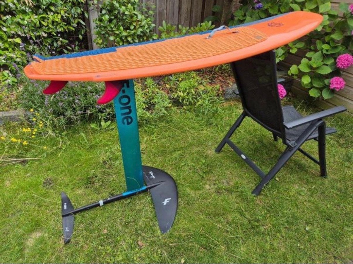F-one Hybrid Kitefoil / Strapless surf board, Ophalen, Zo goed als nieuw, Overige typen