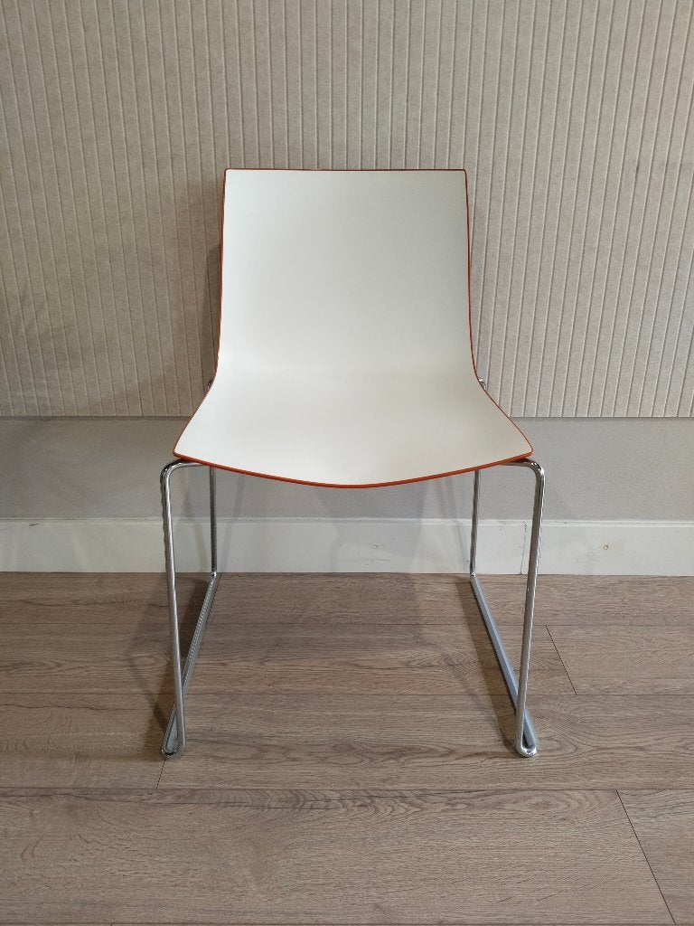 Arper Catifa 46 designstoelen– 26 stuks beschikbaar, Ophalen, Gebruikt, Wit, Vijf, Zes of meer stoelen