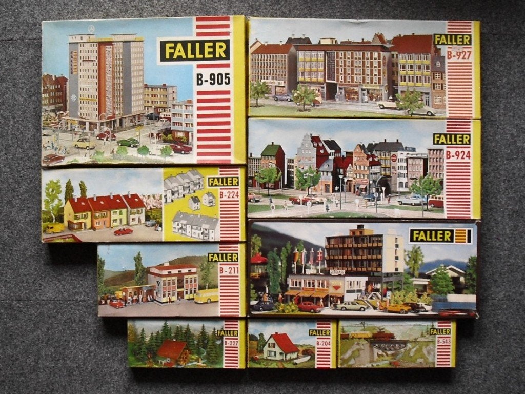 Faller - diverse modellen - Lege dozen, Hobby en Vrije tijd, Modeltreinen | H0, Overige merken, Gebruikt, Gelijkstroom of Wisselstroom