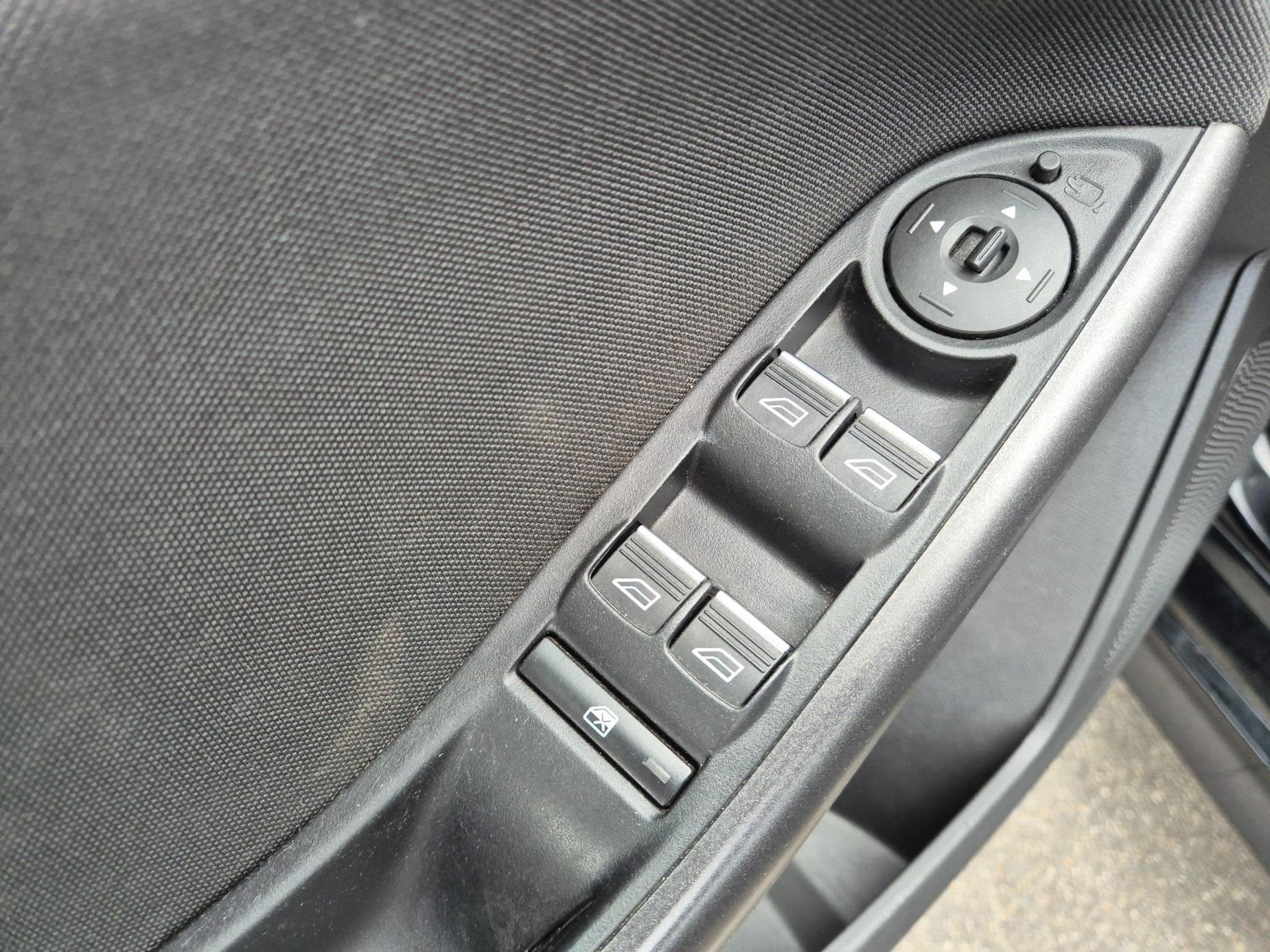 Foto 21 van Ford Focus Wagon 1.5 Black Edition ST Look *AKTIEPRIJS!
