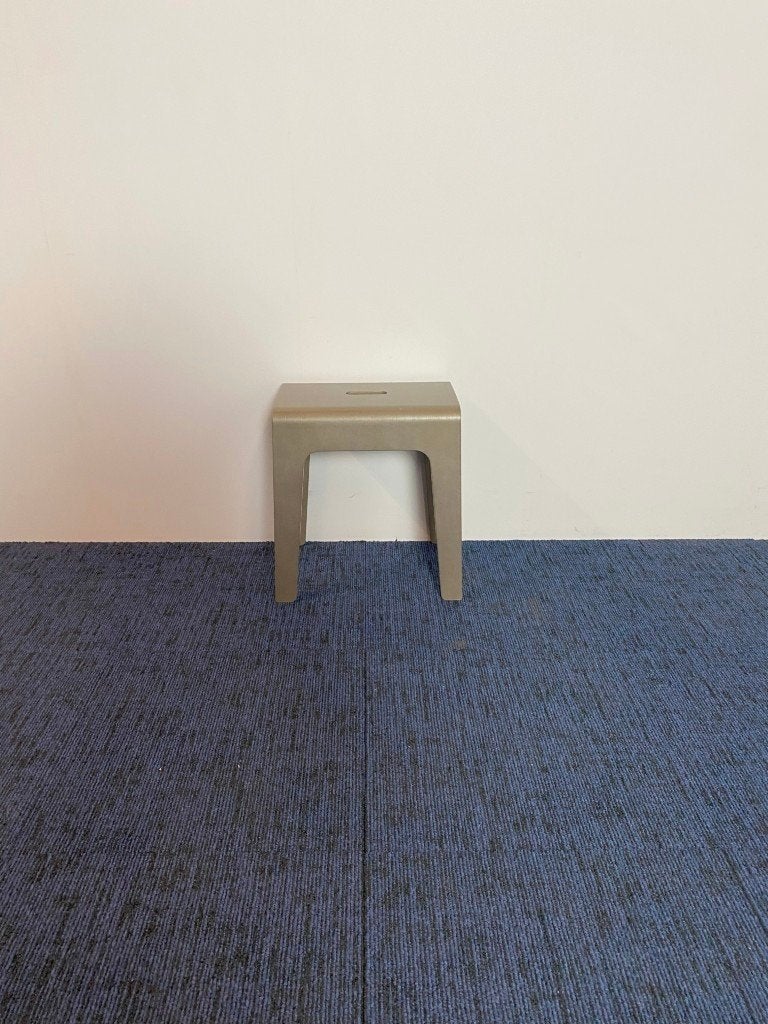 2 x Kruk Bla Station Bimbo - design Peter Brandt - grijs, Huis en Inrichting, Ophalen, Gebruikt, Hout