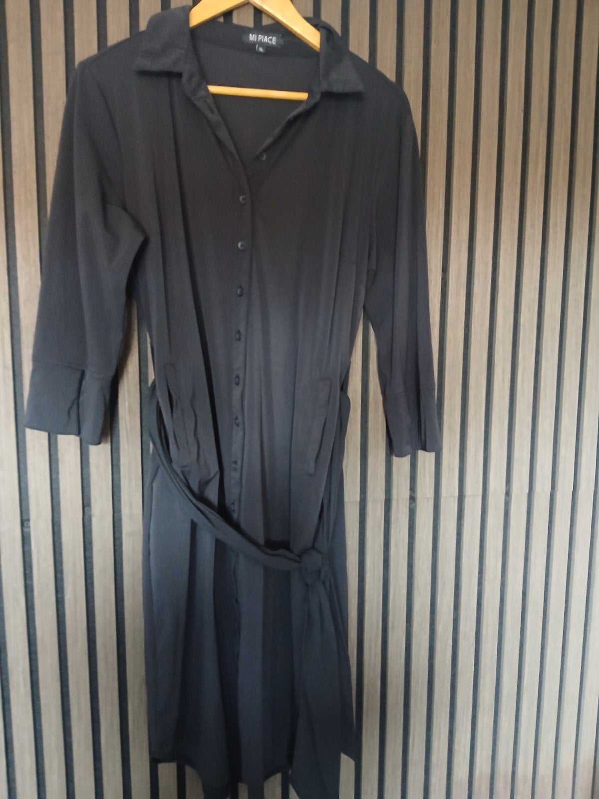 Mi Piace Zwarte Doorknoopjurk met Steekzakken - Maat XL, Kleding | Dames, Mi Piace, Ophalen of Verzenden