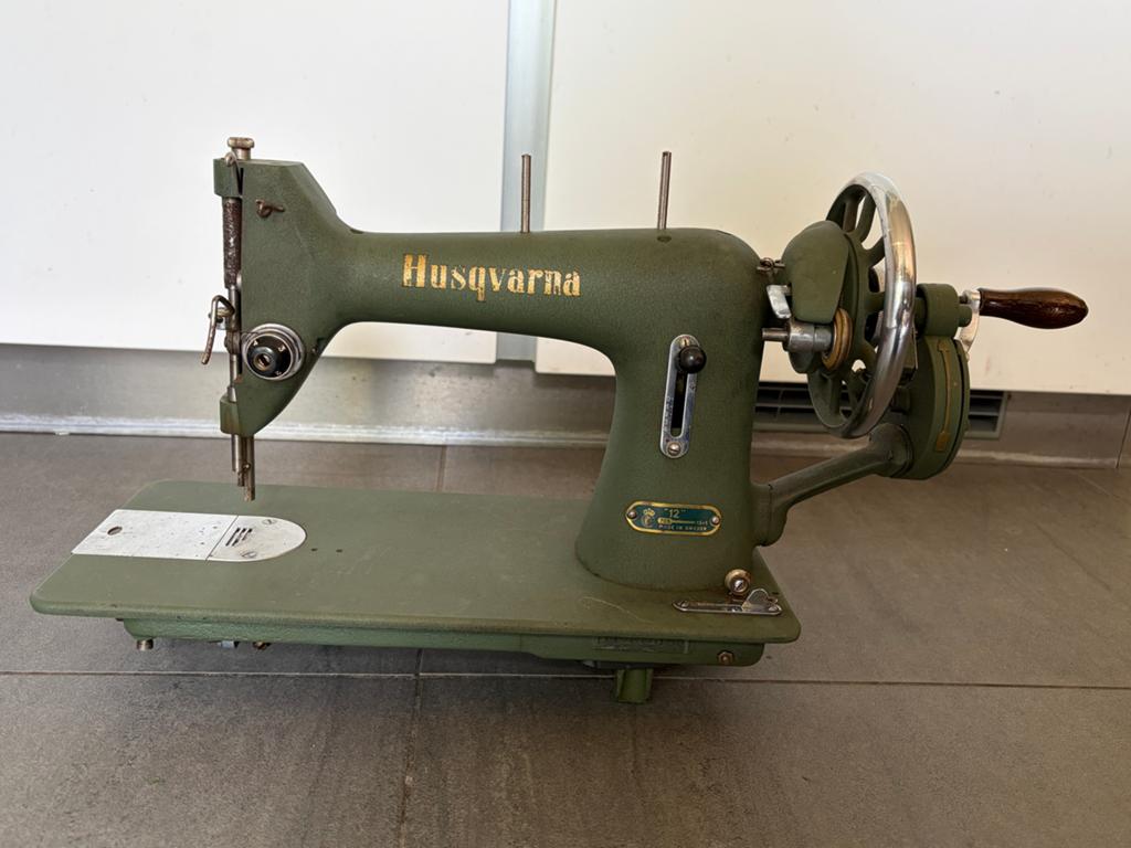 Vintage Husqvarna handnaaimachine model 12 / 705 Sweden, Ophalen of Verzenden