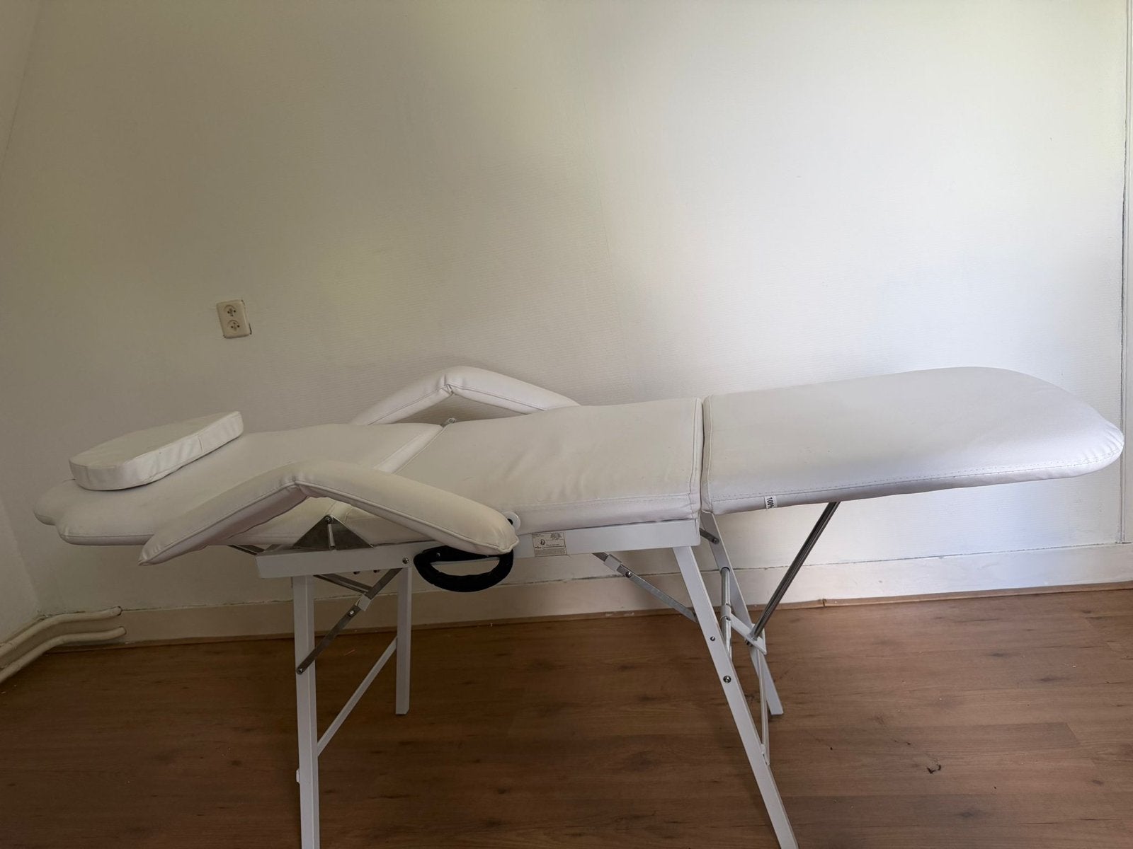 Schoonheidsspecialisten behandelstoel, Diensten en Vakmensen, Schoonheidsspecialisten | Pedicure