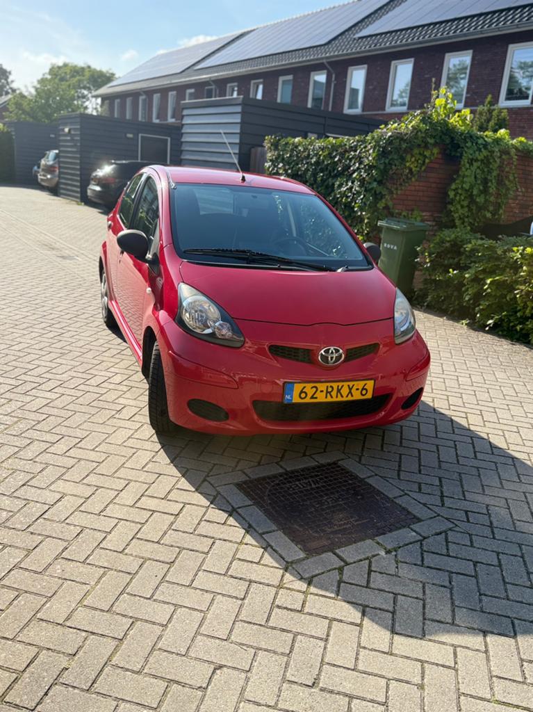 Toyota Aygo 1.0 5-Deurs 2011 – Zuinig & Betrouwbaar – NAP, Auto's, Toyota, Voorwielaandrijving, 4 stoelen, Origineel Nederlands