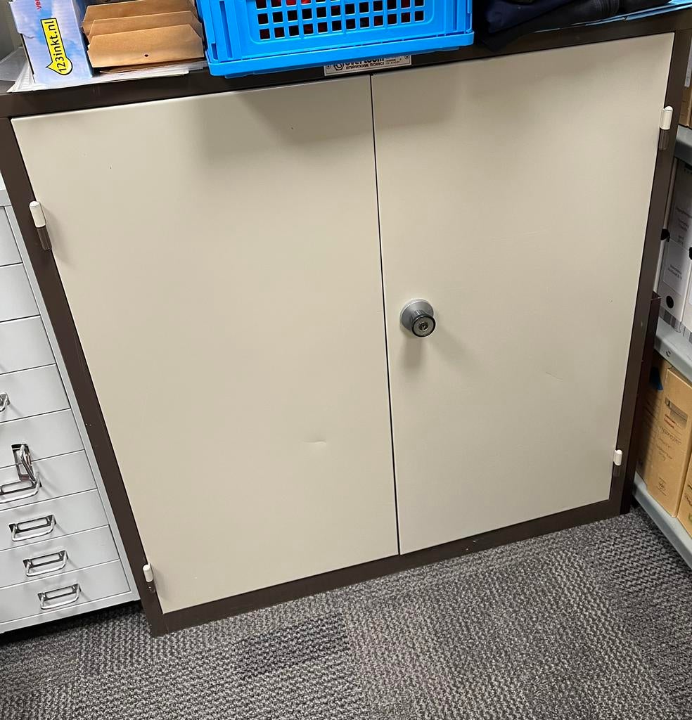 Metalen kast bruin, Ophalen, Gebruikt, 25 tot 50 cm, Minder dan 100 cm