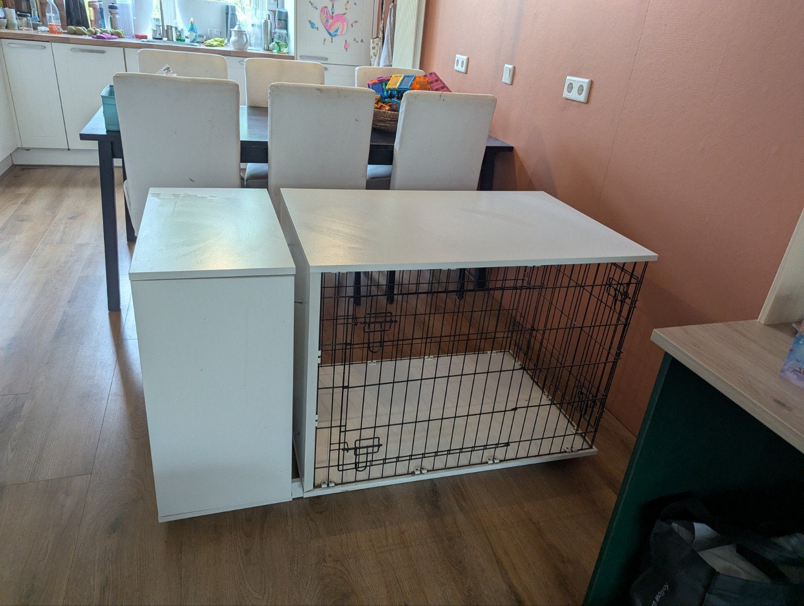 Mooie hondenbench met kastje, Ophalen, Gebruikt