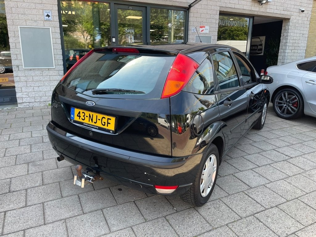 Ford Focus 1.6-16V Trekaak 5Drs Airco Nieuwe apk (bj 2003), Auto's, Focus, 1596 cc, 101 pk, Gebruikt