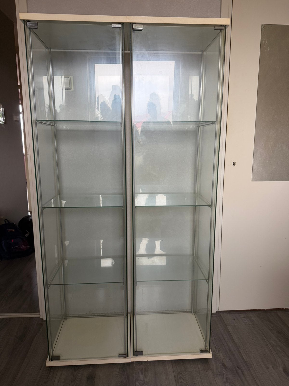 2 glazen vitrine kast., Ophalen, 50 tot 100 cm, Zo goed als nieuw, 150 tot 200 cm