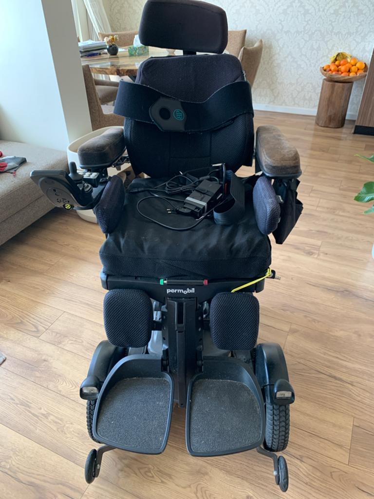 Permobil F5, Ophalen of Verzenden, Zo goed als nieuw, Elektrische rolstoel