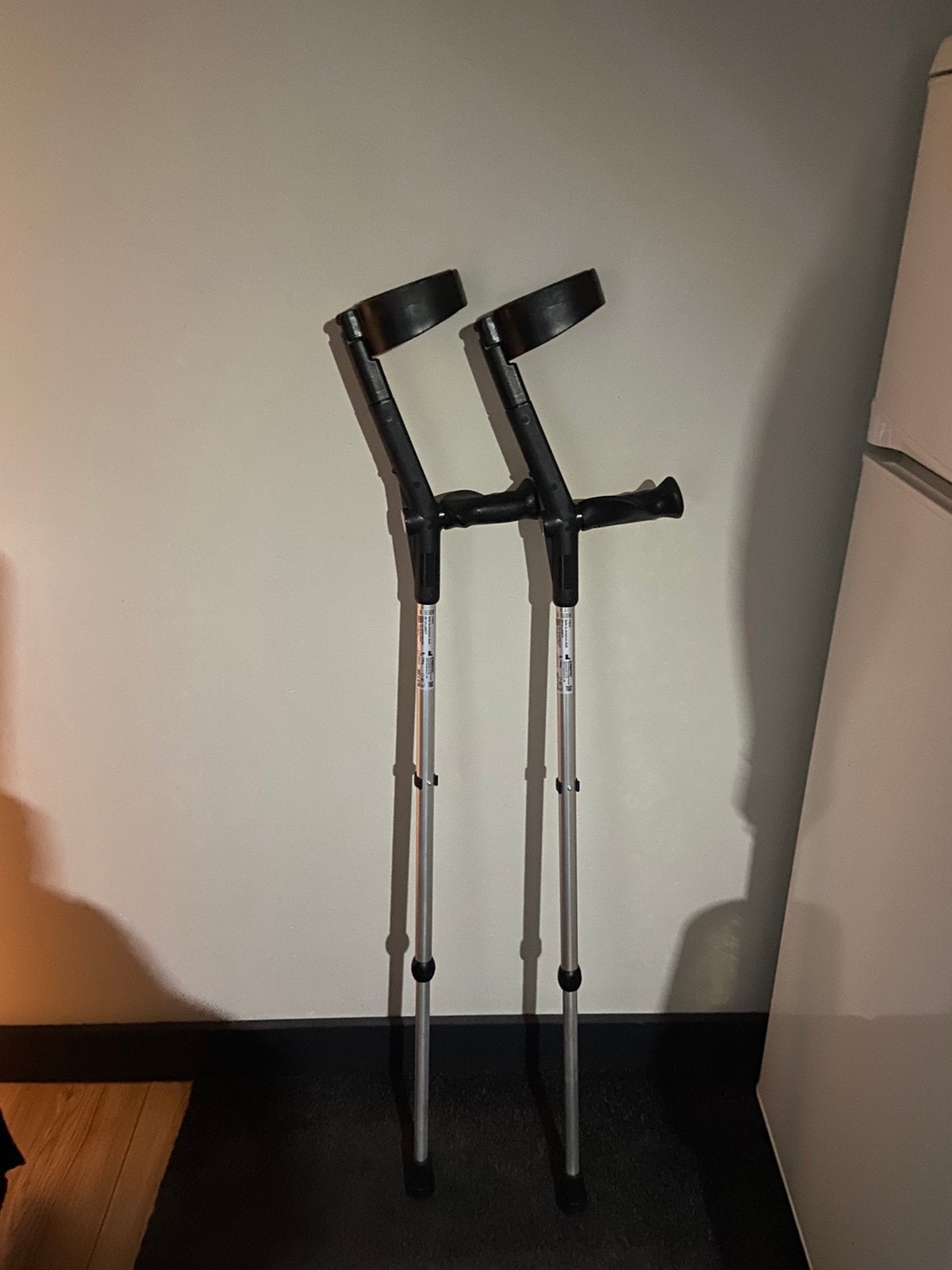 Te koop nieuwe krukken., Ophalen, Nieuw