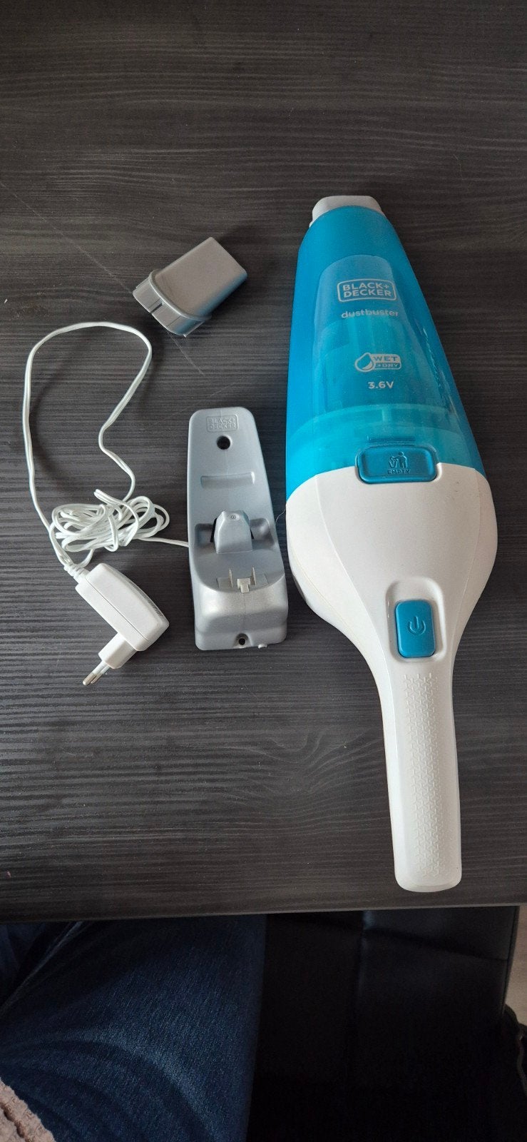 Black+Decker Dustbuster 3.6V Kruimeldief met Oplader, Overige merken, Gebruikt, Kruimeldief, Ophalen of Verzenden