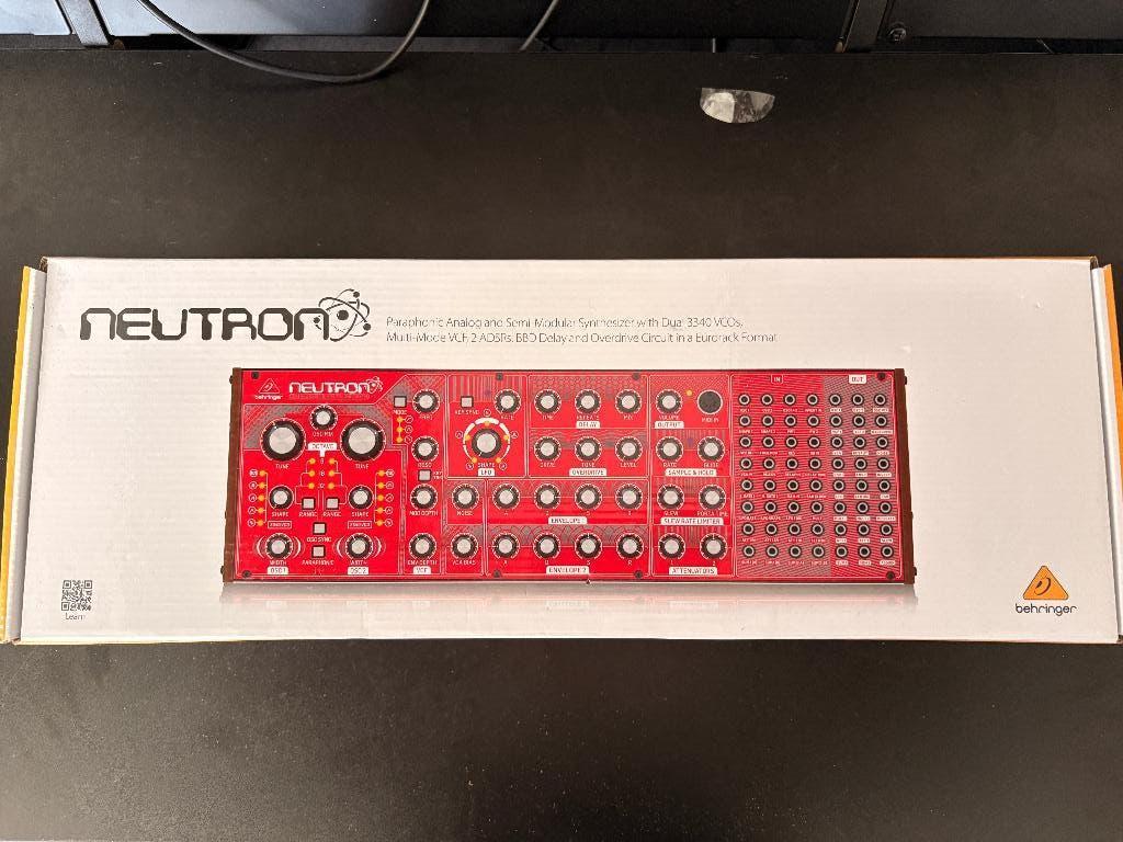 Behringer Neutron inclusief Rack Mounts, Overige merken, Gebruikt, Met midi-aansluiting, Overige aantallen