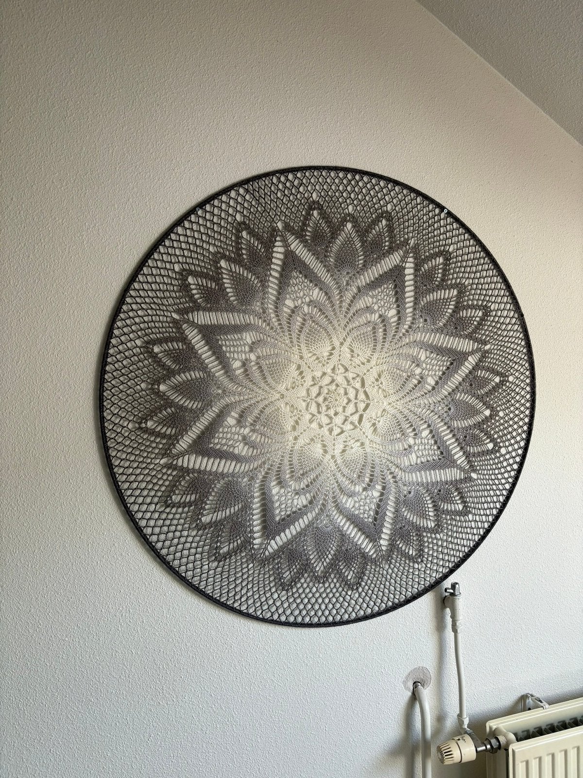 Mooie handgemaakte mandala te koop. 100cm, Huis en Inrichting, Woonaccessoires | Wanddecoraties, Ophalen, Zo goed als nieuw