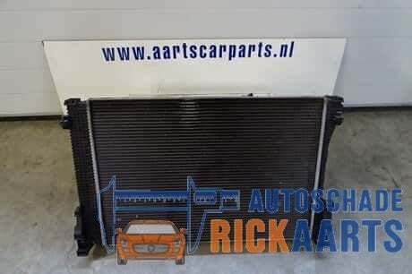 MERCEDES BENZ C KLASSE W204 RADIATEUR A2045002203, Gebruikt, -, Ophalen of Verzenden, -