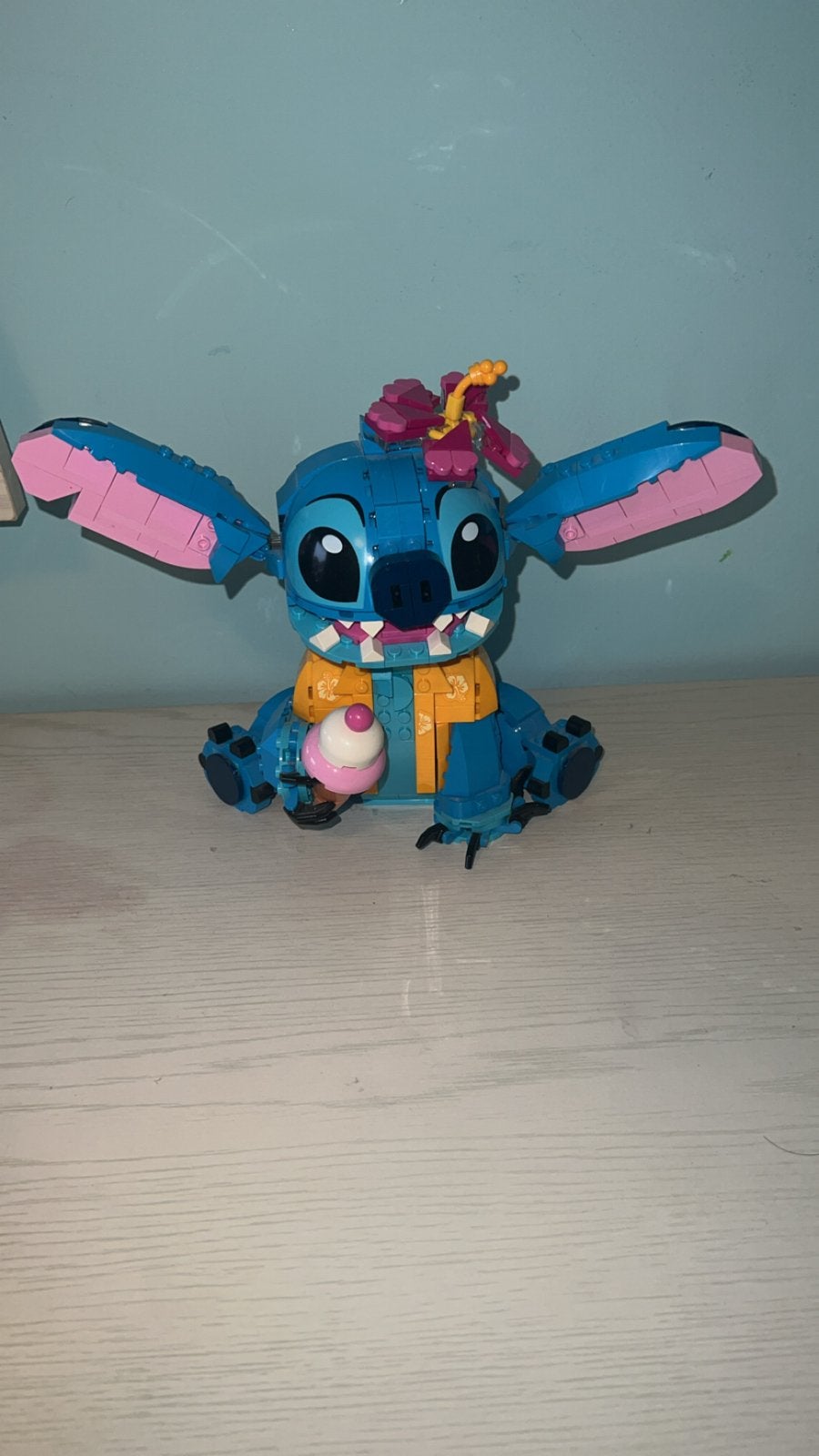 Lego Stitch met cupcake en Hawaï shirt, Ophalen of Verzenden, Zo goed als nieuw, Overige merken