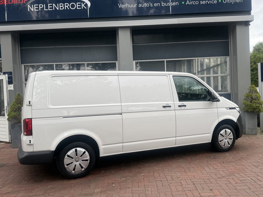Volkswagen Transporter 2.0 TDI L2H3 Bj 2023 Km 37.000 BPM VR, Auto's, Voorwielaandrijving, Stof, Gebruikt, Euro 6